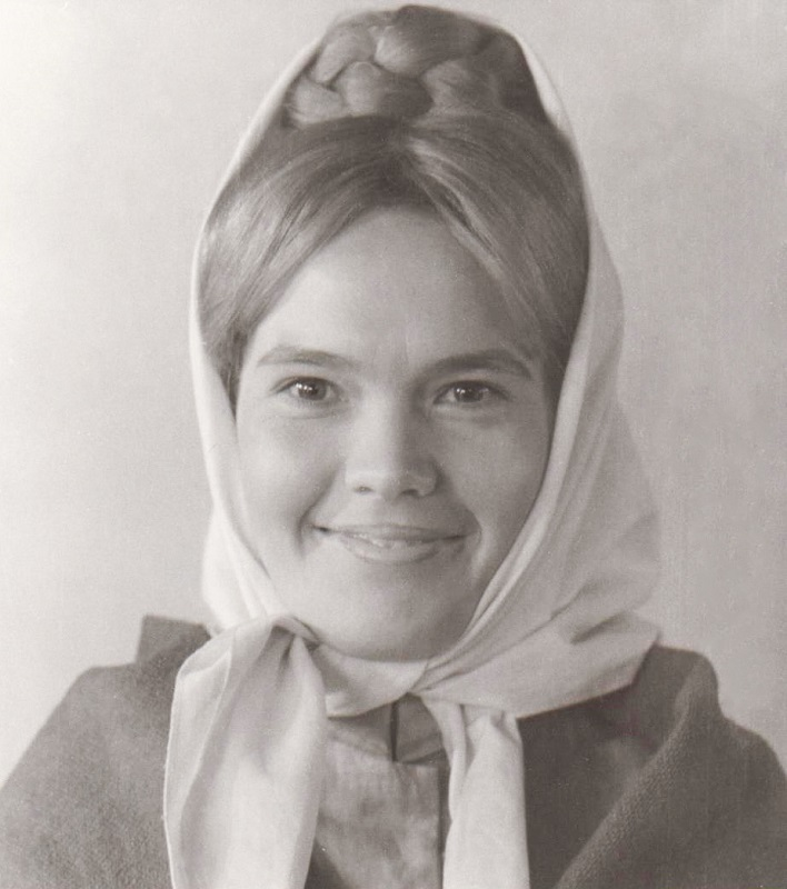 File:Tuuling, Anne (Mari – Anne Tuuling. Lutsu, Panso ja Küla „Kevade”. Noorsooteater, 1969, erakogu).jpg